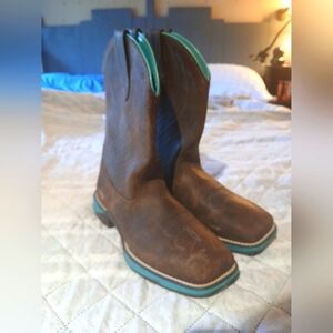 🤠Ariat women's square toe boots